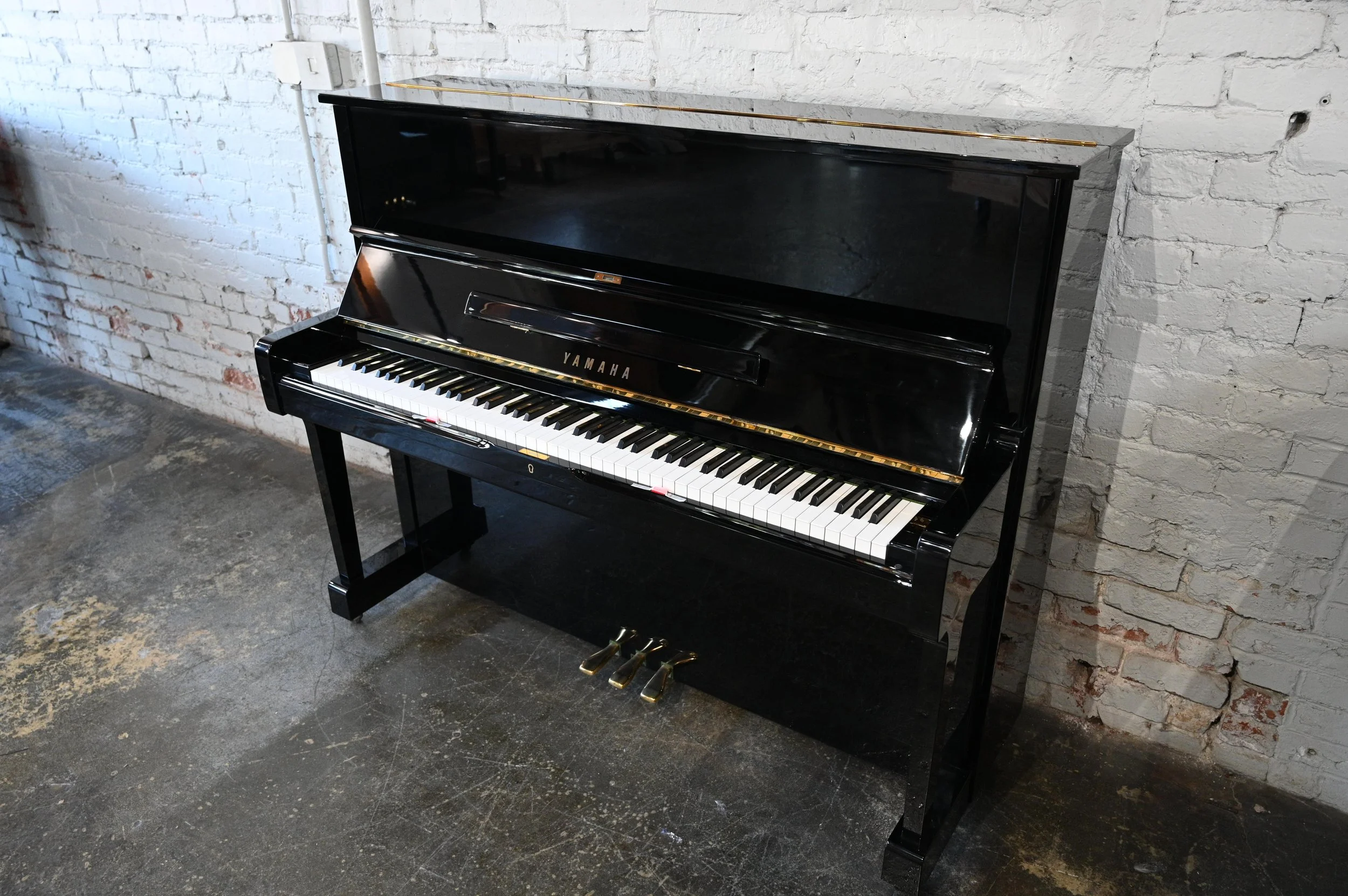 1980 YAMAHA U1M (RELOCATION SALE PRICE!) — SEATTLE PIANO COMPANY